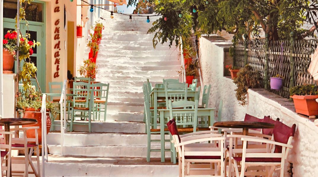 Το μυστικό και ανέγγιχτο ελληνικό νησί που οι ταξιδιώτες κρατούν για τον εαυτό τους