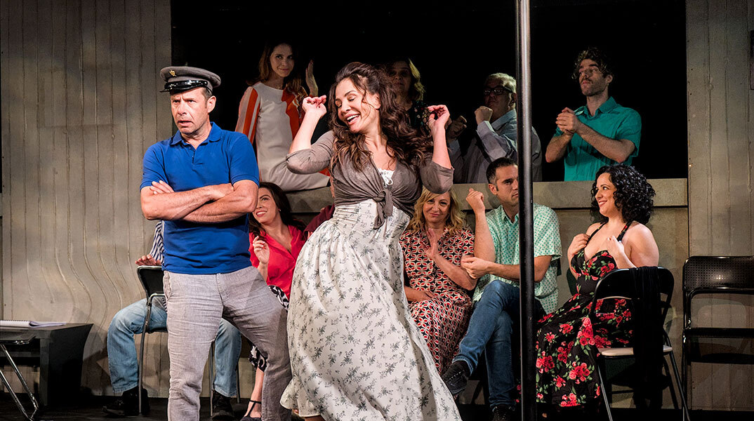 «Η Κόμισσα της Φάμπρικας» στο Embassy Theater