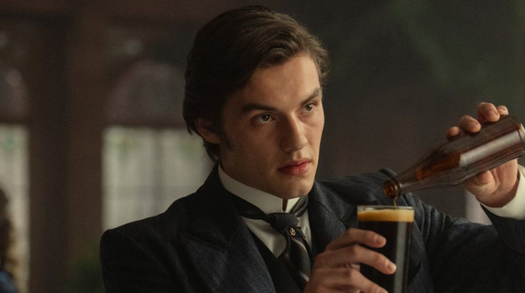 Στον αέρα το πρώτο τρέιλερ του «House of Guinness» με την υπογραφή του δημιουργού του «Peaky Blinders», Στίβεν Νάιτ