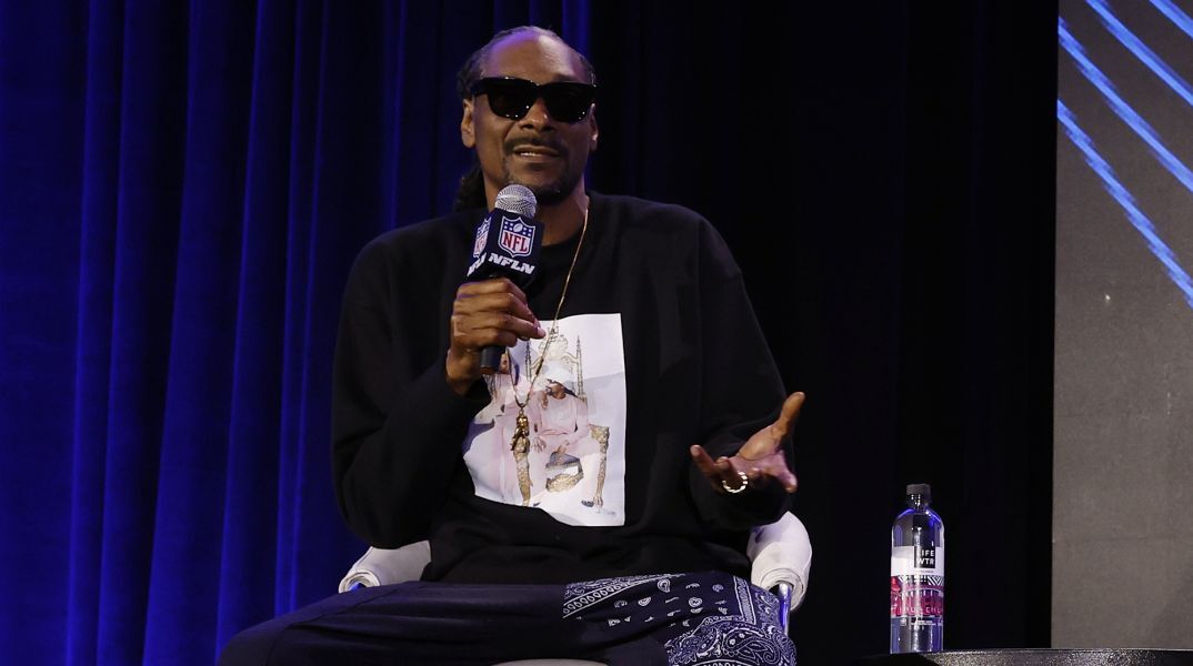 Οι εκπρόσωποι του Snoop Dogg διέψευσαν ότι ο διάσημος ράπερ ανάρτησε συγγνώμη για σχόλια σχετικά με ΛΟΑΤΚΙ+ χαρακτήρες στην ταινία «Lightyear».