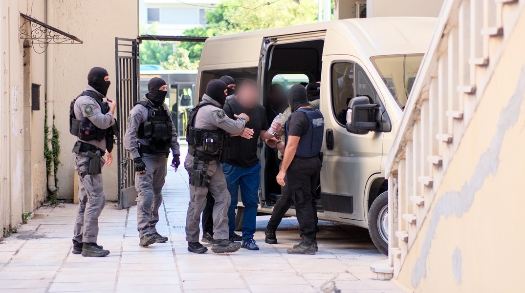 Ελεύθερος ο αστυνομικός που συνελήφθη για τη «μαφία της Κρήτης»