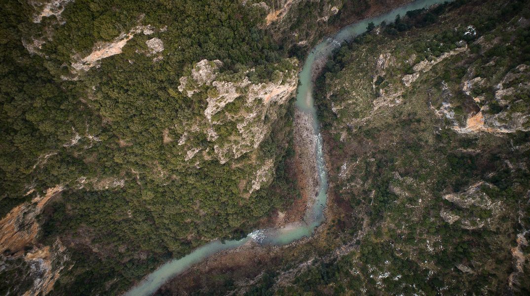 Φαράγγι του Βίκου: Τουρίστρια εξαφανίστηκε ενώ έκανε πεζοπορία με τον σύζυγό της - Την έχασε από τα μάτια του μέσα σε μια στιγμή