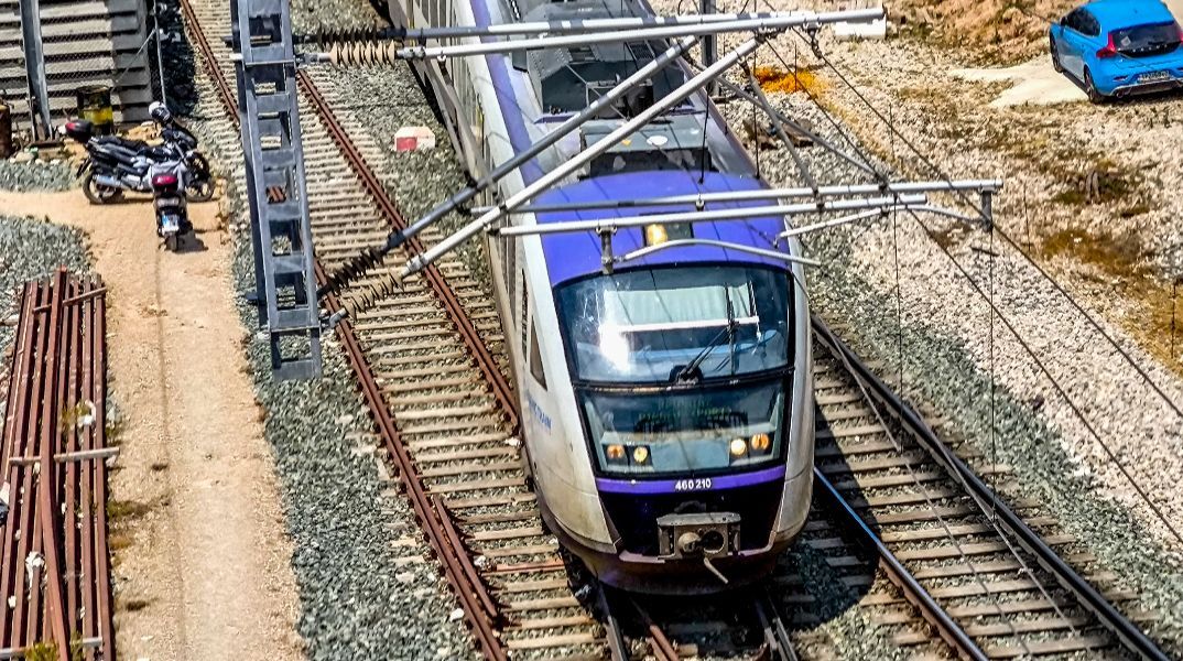 Νεκρός πεζός που παρασύρθηκε από τρένο του Προαστιακού στην Κωνσταντινουπόλεως