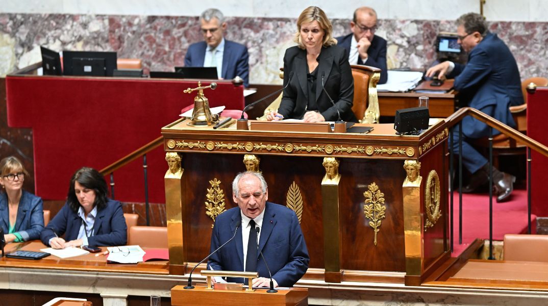 Γαλλία: Πού οφείλεται η κυβερνητική αστάθεια και τι αναμένεται να συμβεί;