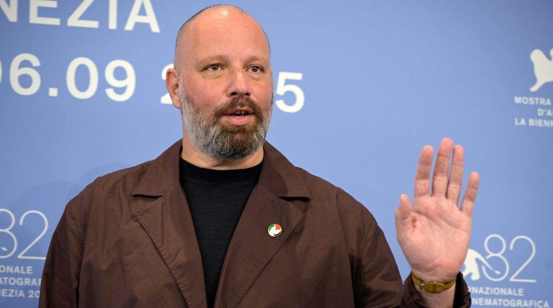 Ο Γιώργος Λάνθιμος και 1.200 καλλιτέχνες δεσμεύονται να μην συνεργαστούν με ισραηλινά φεστιβάλ που θεωρούν «συνένοχα σε εγκλήματα πολέμου».