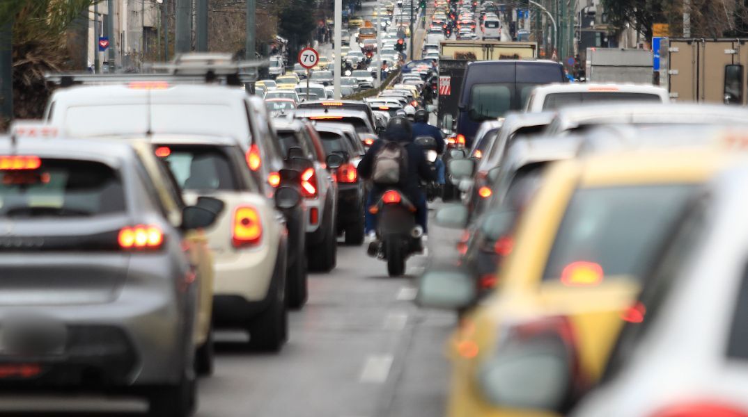 Χωρίς κράνος οι οδηγοί: 2.471 παραβάσεις σε μια εβδομάδα με πρωταθλήτρια την Αττική