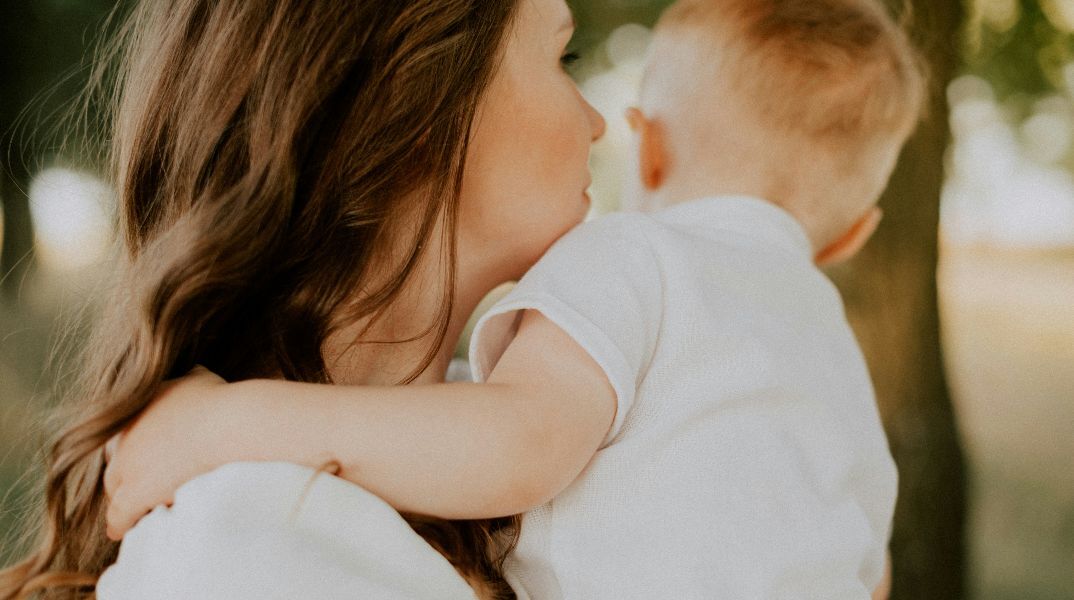 ΟΠΕΚΑ: Ποιοι δικαιούνται επίδομα έως 750 ευρώ - H διαδικασία για την οικονομική ενίσχυση