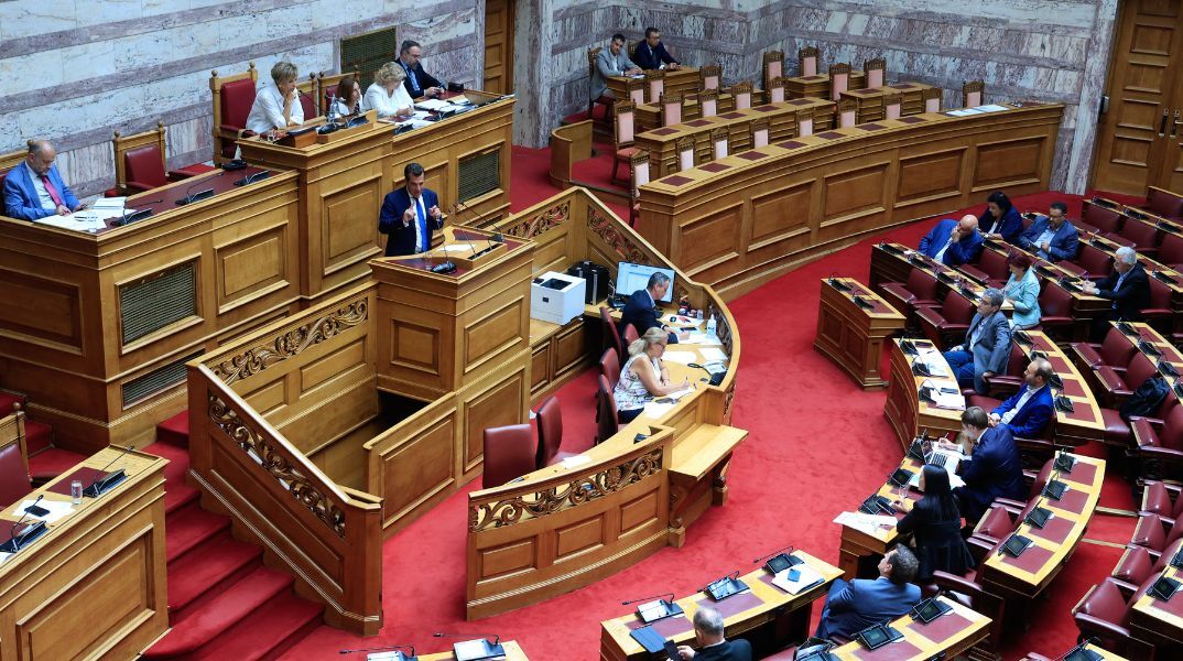 Γιατί η αντιπολίτευση δεν μπορεί να αντιπολιτευτεί;