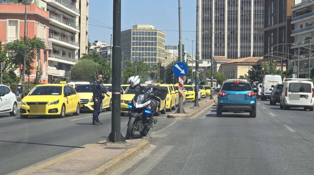 Δυσκολίες στην Κηφισίας από την κινητοποίηση των οδηγών ταξί 