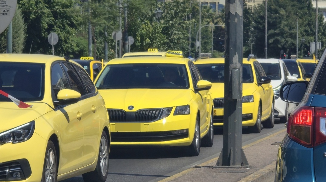 Δυσκολίες στην Κηφισίας από την κινητοποίηση των οδηγών ταξί 