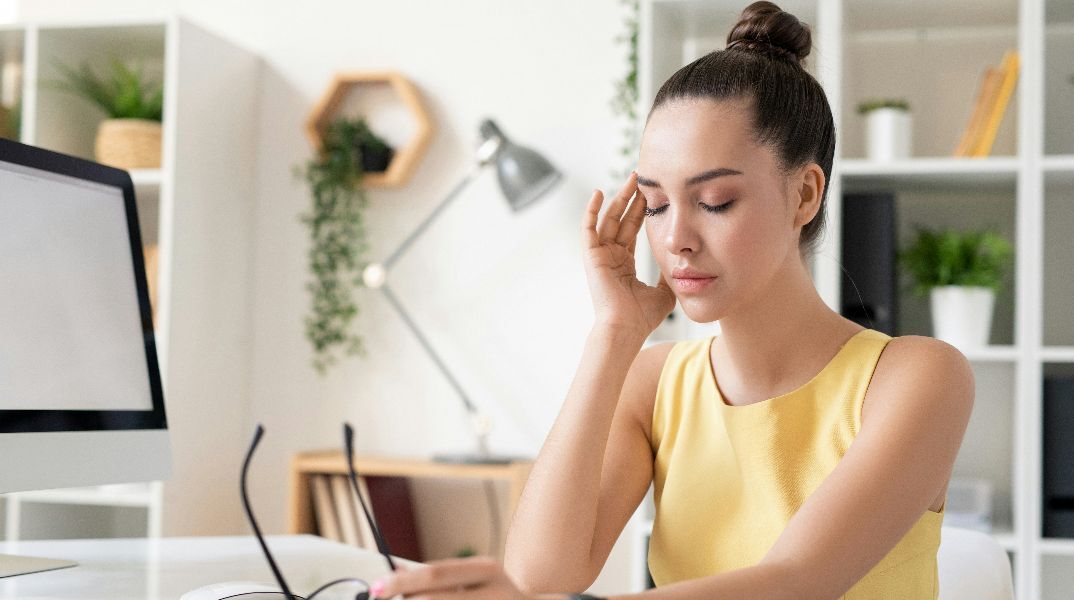 Περίπου 1.000.000 Έλληνες ενήλικοι ζουν με ημικρανία