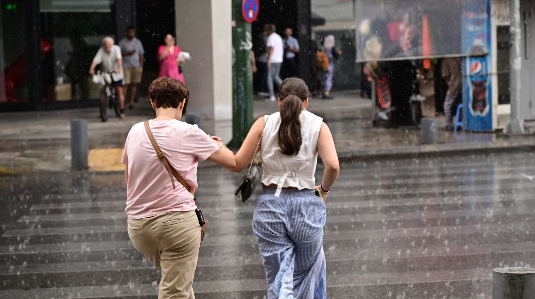 Καιρός: Πότε έρχονται τα πρωτοβρόχια και οι πιο χαμηλές θερμοκρασίες - Η πρόγνωση Μαρουσάκη