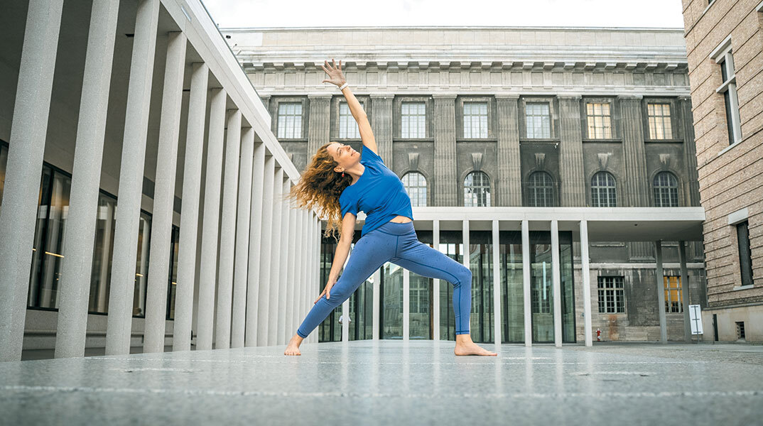 Yoga Family Violet Alignment - Φωτεινή Δημητρίου
