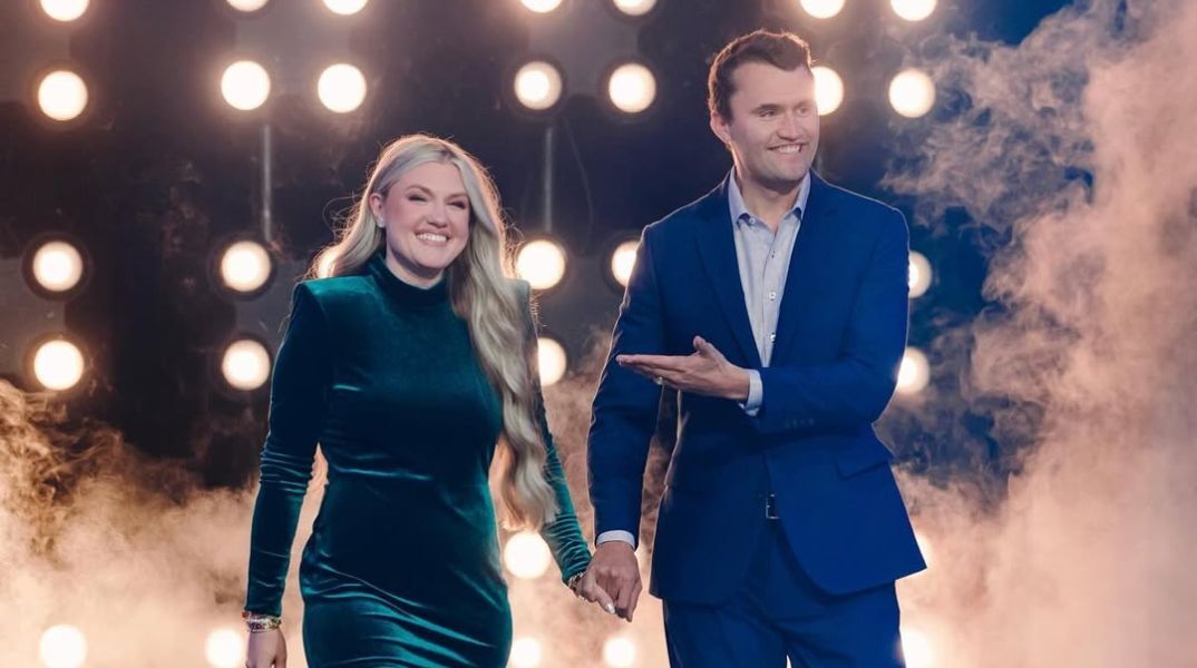 Τσάρλι Κερκ: Ο 31χρονος ακτιβιστής που δολοφονήθηκε άφησε πίσω του τη σύζυγό του, Έρικα, και δύο ανήλικα παιδιά - Το χρονικό της ζωής και της σχέσης τους.