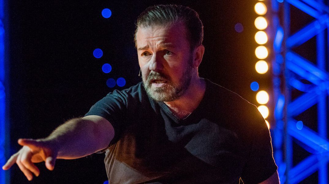 Ο Ρίκι Τζερβέις δημιουργεί τη νέα σειρά κινουμένων σχεδίων «Alley Cats» για το Netflix - Με πρωταγωνιστές αδέσποτες γάτες και ένα καστ γνωστών κωμικών