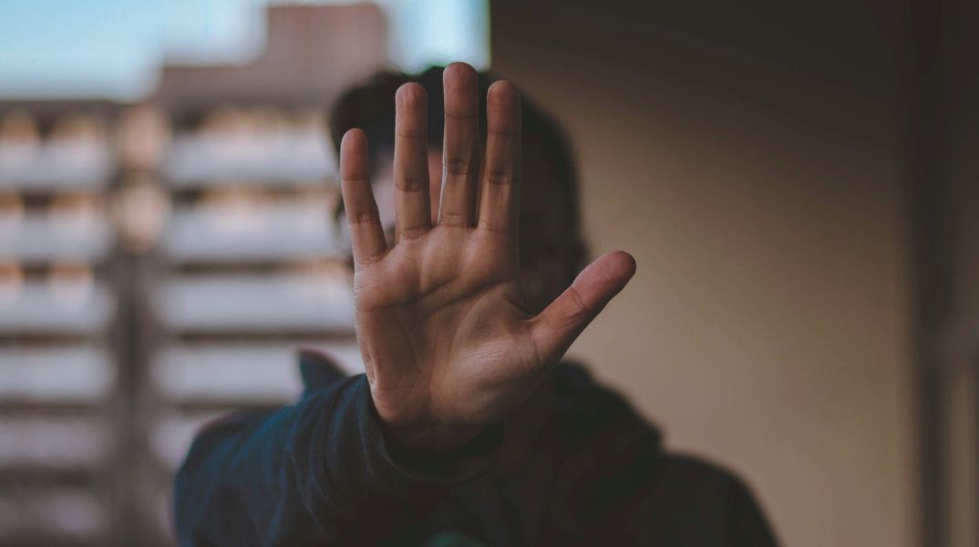 Θεσσαλονίκη: Δύο ανήλικοι κατηγορούνται για επίθεση και απειλές με σουγιά εναντίον 15χρονου στο Ωραιόκαστρο, με τα βίντεο να αναρτώνται στο διαδίκτυο.