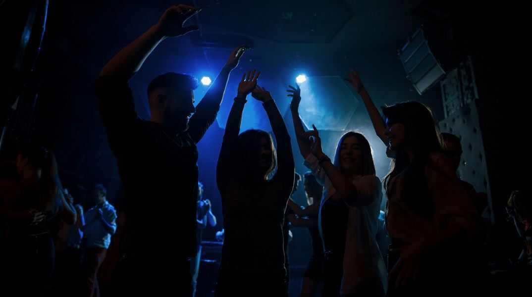 Θεσσαλονίκη: Στο νοσοκομείο ανήλικη μετά από κατανάλωση αλκοόλ - Συνελήφθη ιδιοκτήτης καταστήματος υγειονομικού ενδιαφέροντος