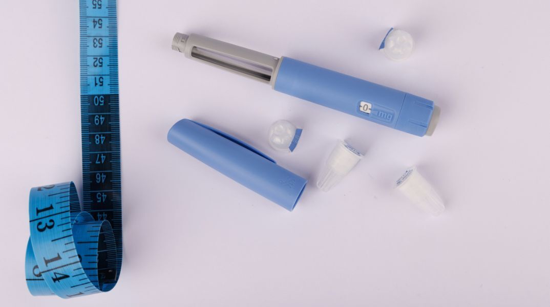 Εμπειρογνώμονες υγείας προειδοποιούν για φάρμακα αδυνατίσματος που δεν έχουν εγκριθεί για ανθρώπινη χρήση, αλλά πωλούνται παράνομα στα social media 