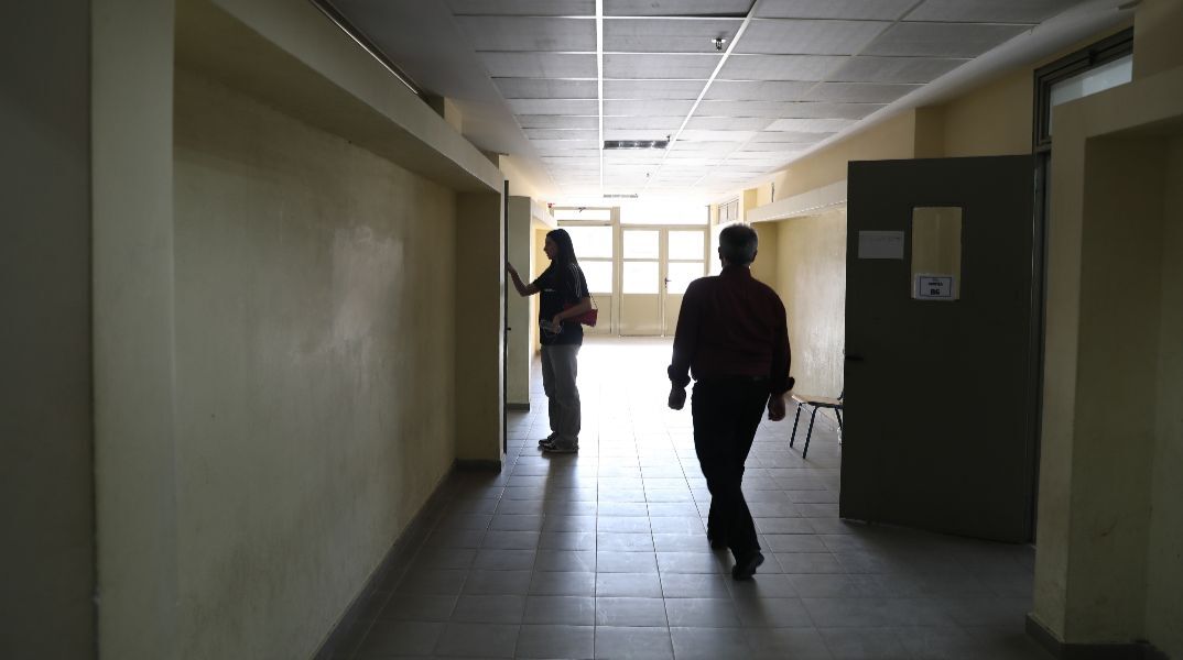 Εθνικό Απολυτήριο: Τι θα ισχύει με την ελάχιστη βάση εισαγωγής για τα ΑΕΙ, πώς θα γίνεται η διόρθωση