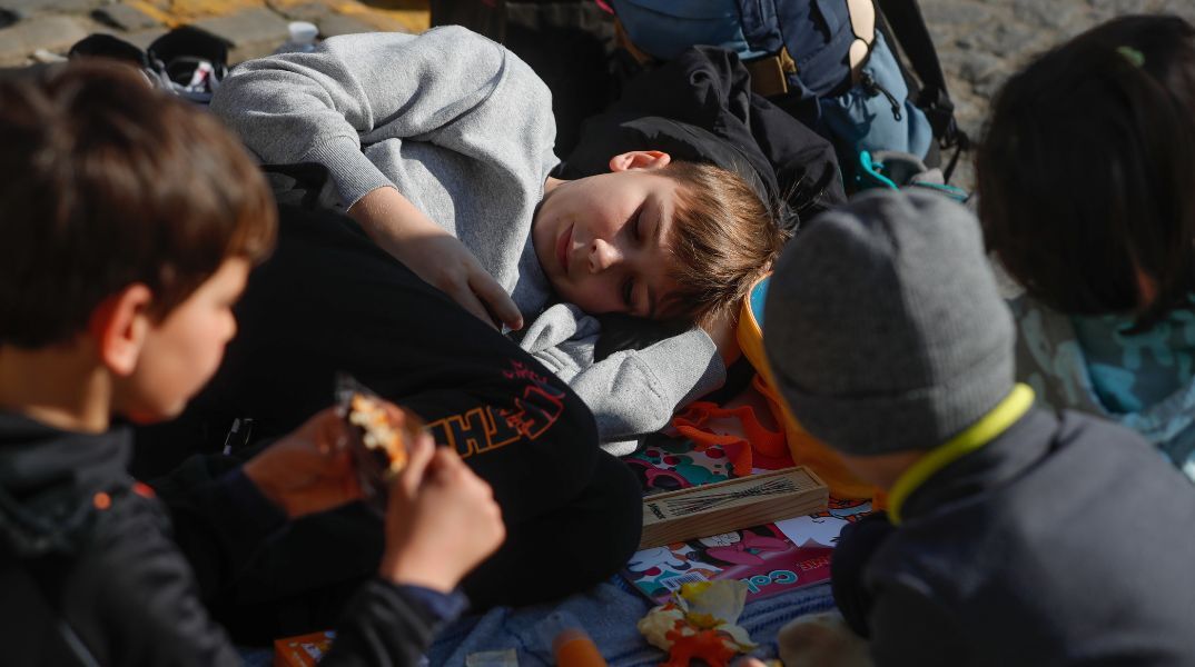 Έκθεση του Yale καταγράφει 200 ρωσικά στρατόπεδα όπου παιδιά από την Ουκρανία υφίστανται πλύση εγκεφάλου, εκπαίδευση και στρατιωτικοποίηση.