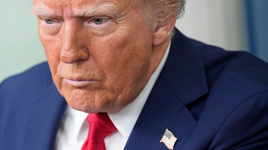 Ο λόγος για τον οποίο ο Ντόναλντ Τραμπ μεταφέρει ψυγείο με την ομάδα αίματός του στην προεδρική του λιμουζίνα αξίας 1,3 εκατομμυρίων ευρώ.