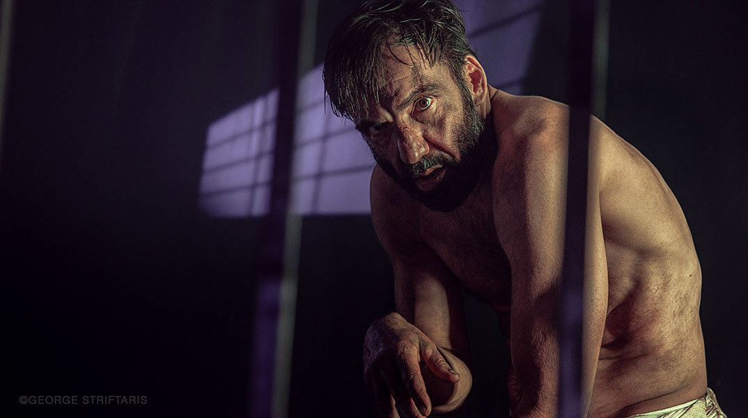 «Σκότωσα τον νταή του απαρτχάιντ - Δημήτρης Τσαφέντας» στο Θέατρο Αλκμήνη