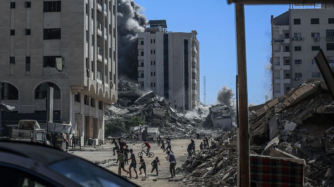 Συνεχίζεται η ισοπέδωση της Γάζας: Βομβαρδίστηκε παιδιατρικό νοσοκομείο - Προελαύνουν ισραηλινά τανκς