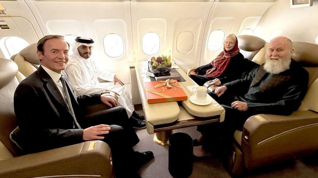 Ζευγάρι Βρετανών κρατούμενων από τους Ταλιμπάν για 8 μήνες, απελευθερώθηκε μέσω Κατάρ - Η οικογένεια μιλά για «τεράστια χαρά και ανακούφιση»