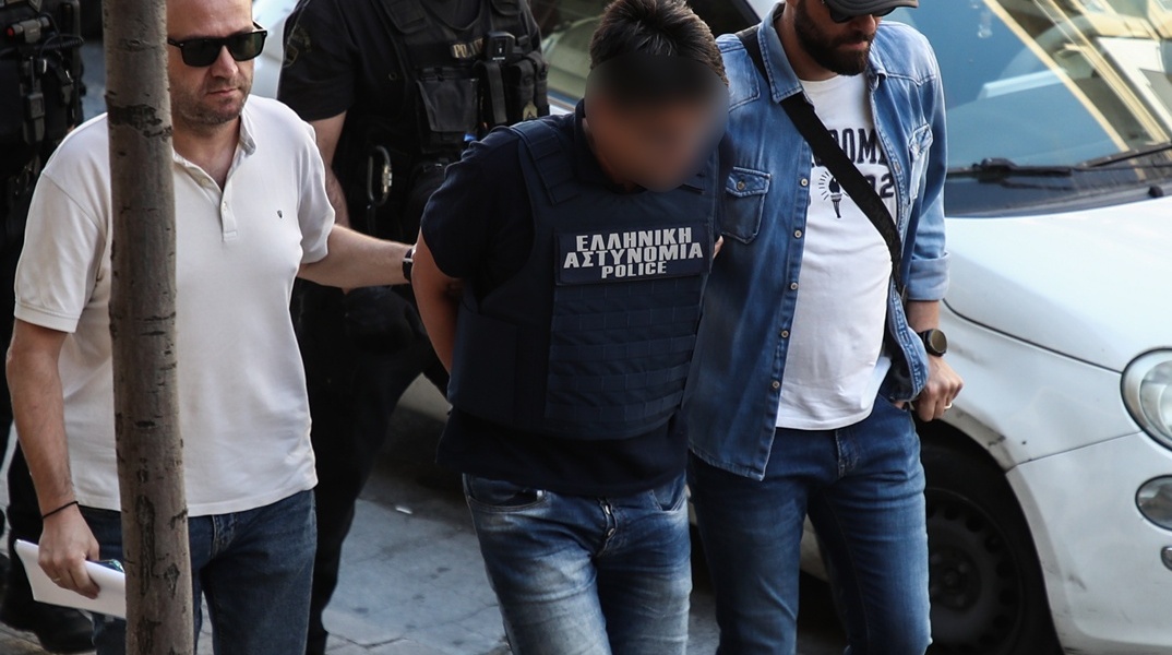 Ο 50χρονος καθ' ομολογία δολοφόνος της αδελφής του