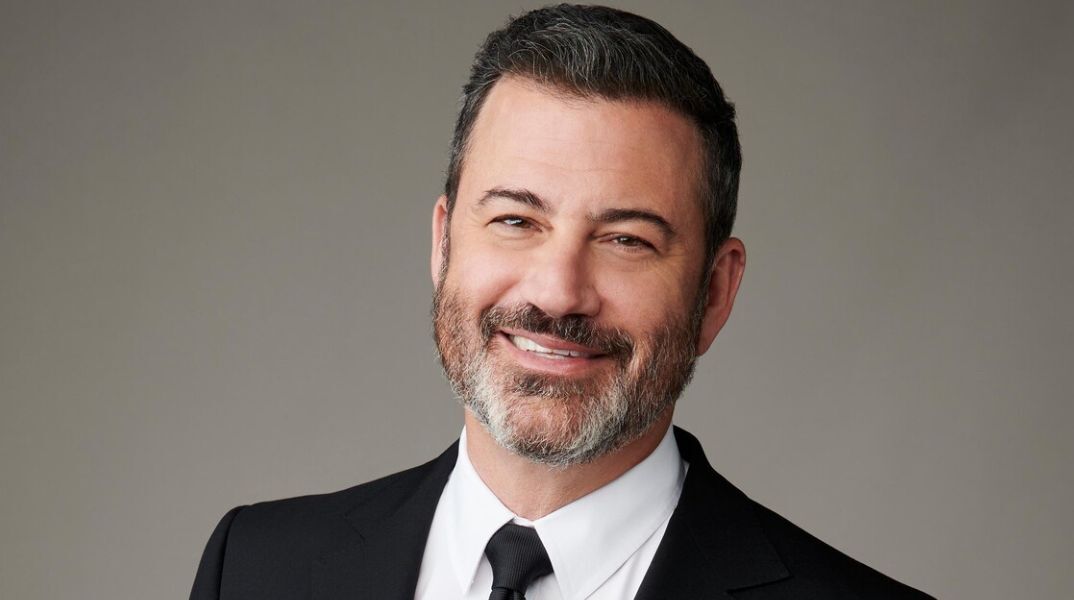 Τζίμι Κίμελ: Η Ντίσνεϊ ανακοίνωσε την επιστροφή του Jimmy Kimmel Live!, όμως η Σίνκλερ συνεχίζει την αναστολή απαιτώντας συγγνώμη και δεσμεύσεις.