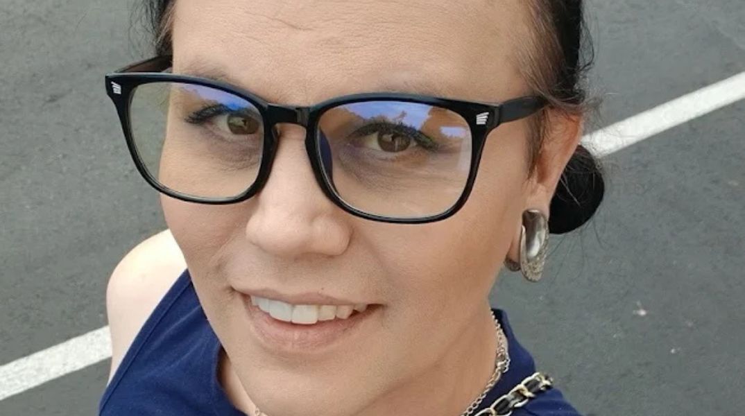 Βίαιη επίθεση σε τρανς γυναίκα στο Σιάτλ - Συνελήφθησαν τέσσερις ύποπτοι, η Νίκι Άρμστρονγκ δηλώνει πως δεν νιώθει ασφαλής στις ΗΠΑ.