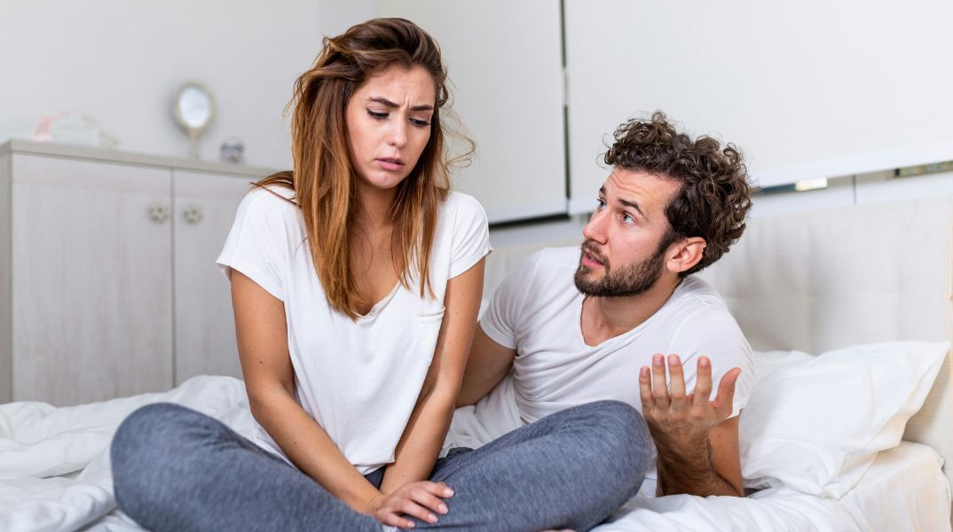 Ιδιωτικός ντετέκτιβ αποκαλύπτει πώς οι άπιστοι χρησιμοποιούν ημερολόγια κινητού για να καλύψουν σχέσεις - Ο τρόπος για να εντοπίζονται τα σημάδια.