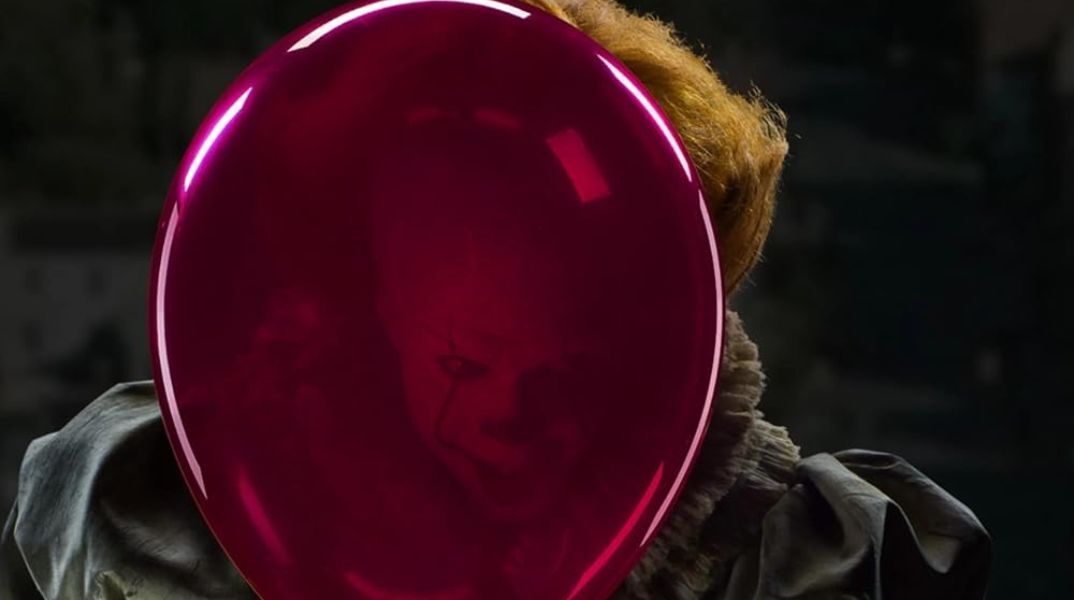 Το νέο τρέιλερ της σειράς It: Welcome to Derry συνδέει έργα του Στίβεν Κινγκ, με αναφορές σε Shining, Shawshank και νεαρό Pennywise.