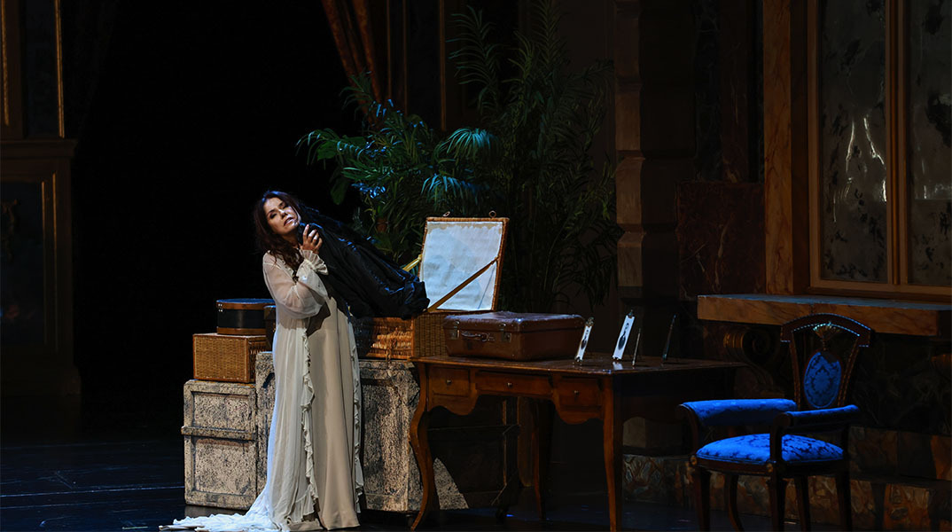 Η Β. Καραγιάννη στην περιοδεία της ΕΛΣ με την «Τραβιάτα» στην Κίνα