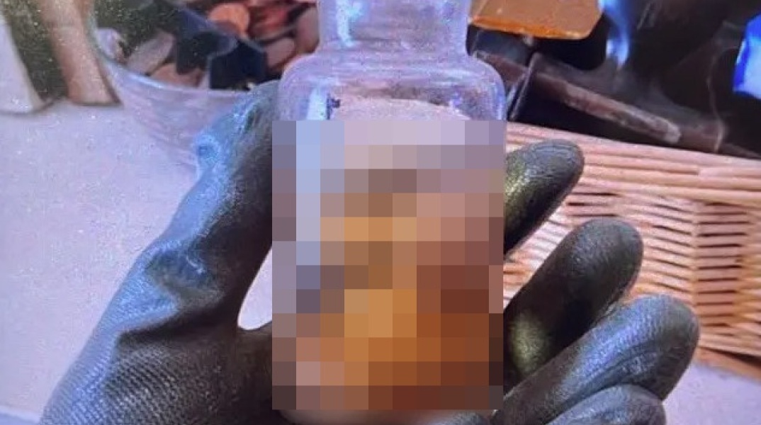 Αττική: Έμβρυο μέσα σε φορμόλη εντοπίστηκε στο σπίτι 77χρονου