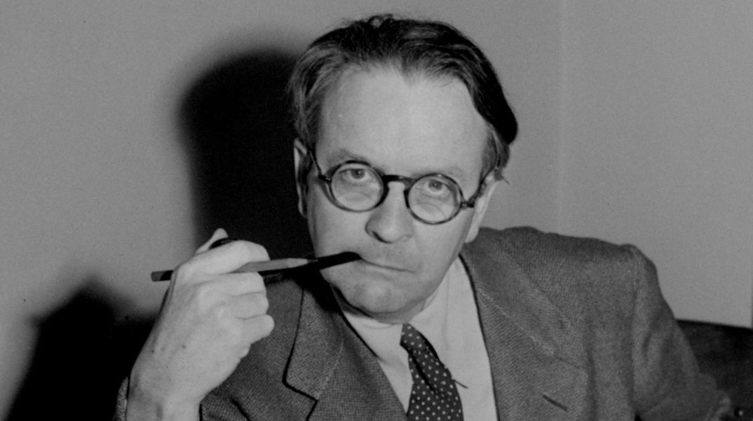 Αδημοσίευτο διήγημα του Ρέιμοντ Τσάντλερ δημοσιεύεται για πρώτη φορά στο Strand Magazine - Αποκαλύπτει άγνωστες ανασφάλειες του κορυφαίου συγγραφέα.