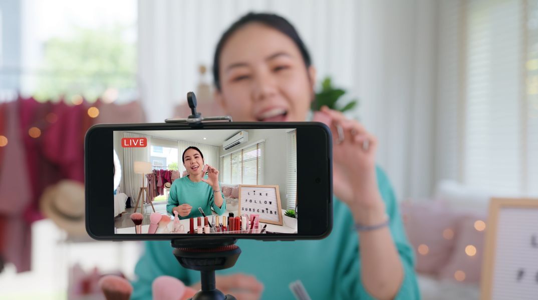 Στα 20 χρόνια λειτουργίας του, το YouTube ανακοινώνει κολοσσιαίες πληρωμές σε δημιουργούς και παρουσιάζει νέα εργαλεία τεχνητής νοημοσύνης.