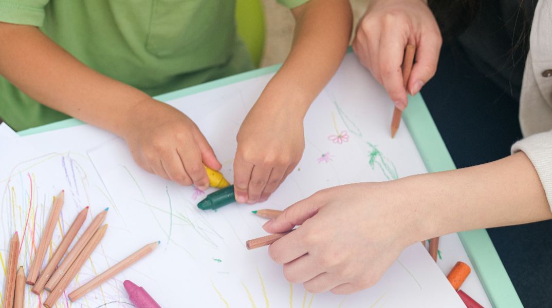 Αυλώνας: Η κατάθεση της δασκάλας που οδήγησε στη σύλληψη του ιδιοκτήτη σχολείου  - Έλειπαν τούφες από τα μαλλάκια του