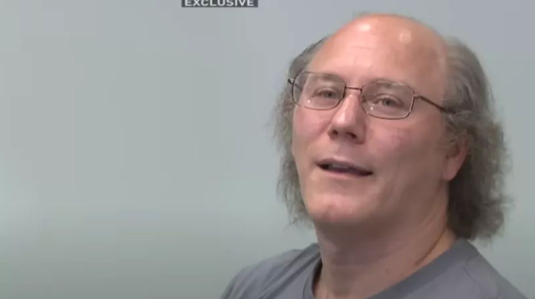 ΗΠΑ: Oμολόγησε σε συνέντευξη πως δολοφόνησε τους γονείς του πριν 8 χρόνια και τους έθαψε στην αυλή