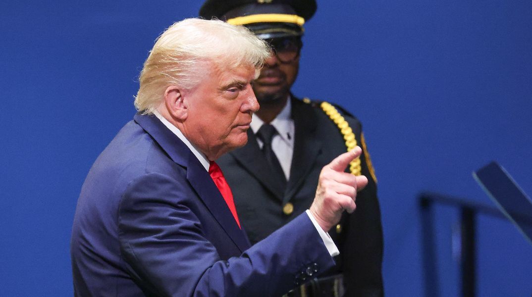 Ο Ντόναλντ Τραμπ στέλνει τον στρατό και στο Πόρτλαντ: Εξουσιοδοτώ κάθε χρήση βίας αν είναι απαραίτητο