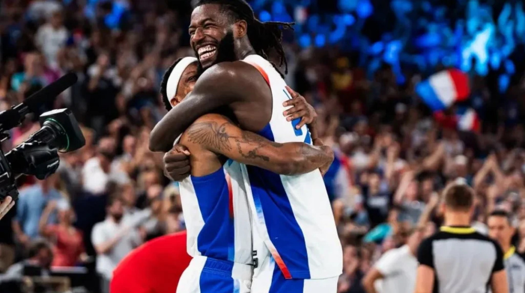 O Λεσόρ τρολάρει τον Νιλικίνα για την μεταγραφή του στον Ολυμπιακό: «Σωστή πόλη, λάθος χρώμα»O Λεσόρ τρολάρει τον Νιλικίνα για την μεταγραφή του στον Ολυμπιακό: «Σωστή πόλη, λάθος χρώμα»