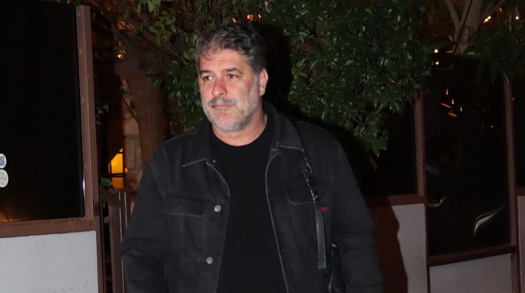 Ο Βασίλης Μπισμπίκης