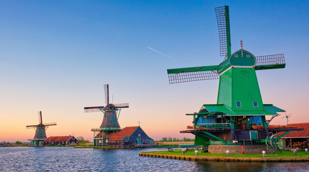 Ολλανδία: Το ιστορικό χωριό Ζaanse Schans θα χρεώνει 17,50€ είσοδο σε τουρίστες για να περιοριστεί ο υπερτουρισμός - Έντονες αντιδράσεις από εμπόρους.