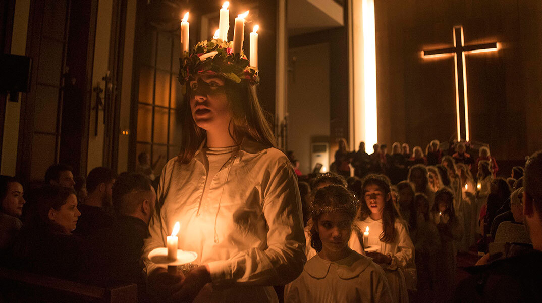 Μάρω Κουρή: Φωτογραφικά ταξίδια σε Πειραιά, Αθήνα, Μάνη και Αμοργό
