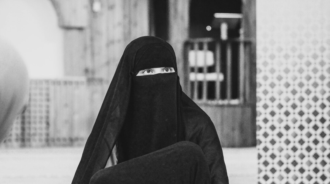 Οι γυναίκες στο Αφγανιστάν έχασαν την τελευταία τους ευκαιρία για να σπουδάσουν - Oι Ταλιμπάν διέκοψαν τη σύνδεση στο διαδίκτυο