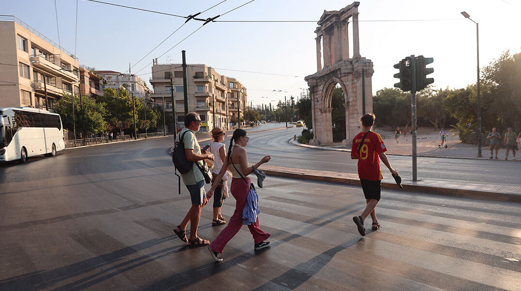 Γιατί δεν μπορούμε να βάψουμε ούτε διαβάσεις πεζών στους δρόμους;
