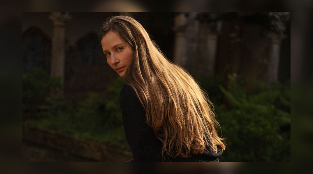 Κάρα-Λις Κόβερντεϊλ: Η νύχτα είναι ένας καλός ακροατής