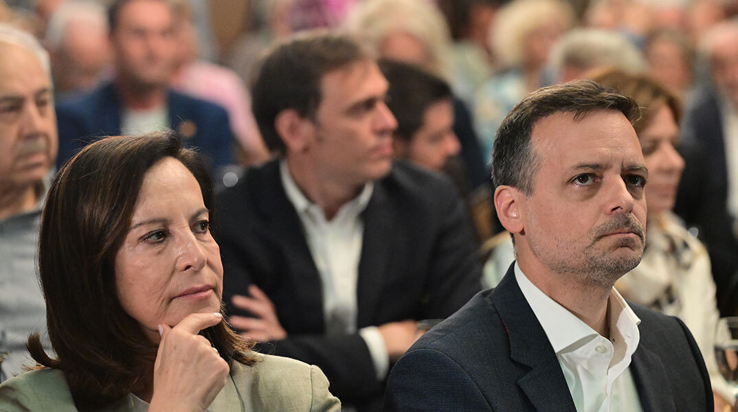 Άννα Διαμαντοπούλου και Χάρης Δούκας σε εκδήλωση του ΠΑΣΟΚ - Κινήματος Αλλαγής © ΤΑΤΙΑΝΑ ΜΠΟΛΑΡΗ/EUROKINISSI