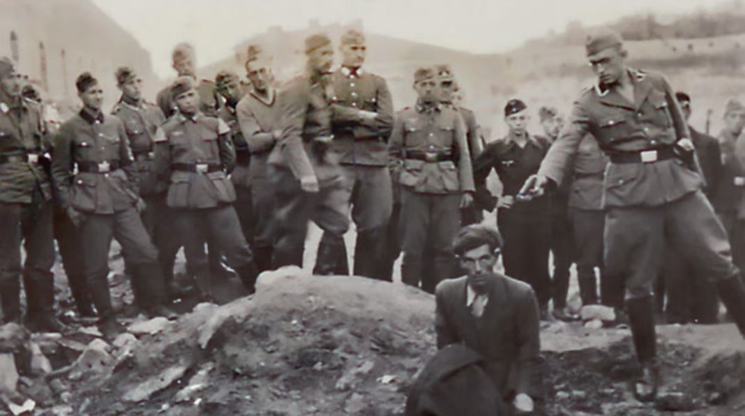 Ιστορικός ταυτοποίησε μέσω ΑΙ τον Ναζί εκτελεστή σε διαβόητη φωτογραφία του Ολοκαυτώματος