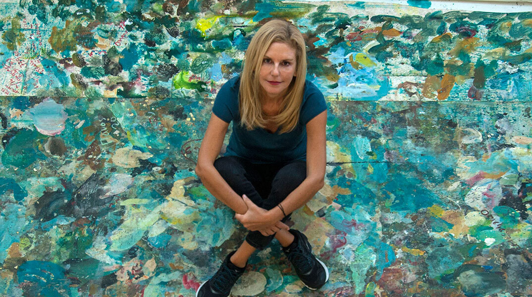 Μαρία Φιλοπούλου: Ζωγραφίζοντας την Ελευθερία, μέσα απ' το νερό και το φως 